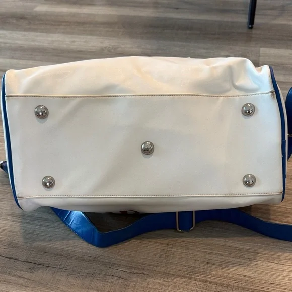 Emirates White and Blue Travel Bag - Picture 3 of 7